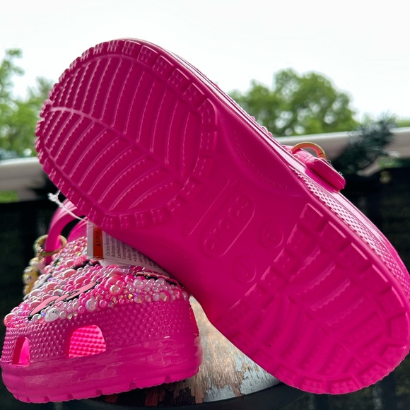 Kids Hello Kitty Customized Crocs - Picture 4 of 4